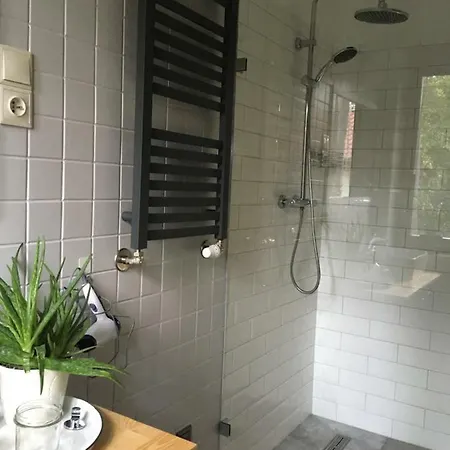 Milo Nam Villa
